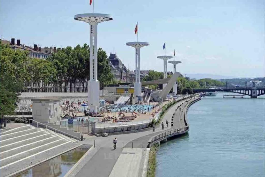 Le Rhone A Vos Pieds, Bellecour A Quelques Pas Apartment Lyon Exterior photo